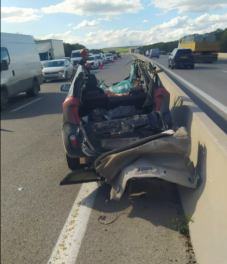 Des roues d’un camion se détachent et percutent un véhicule : 1 mort et 1 blessé à Sétif