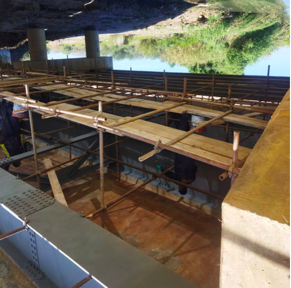 Affecté par les perturbations climatiques : Le pont d’Oued Mencha à Jijel en travaux de maintenance