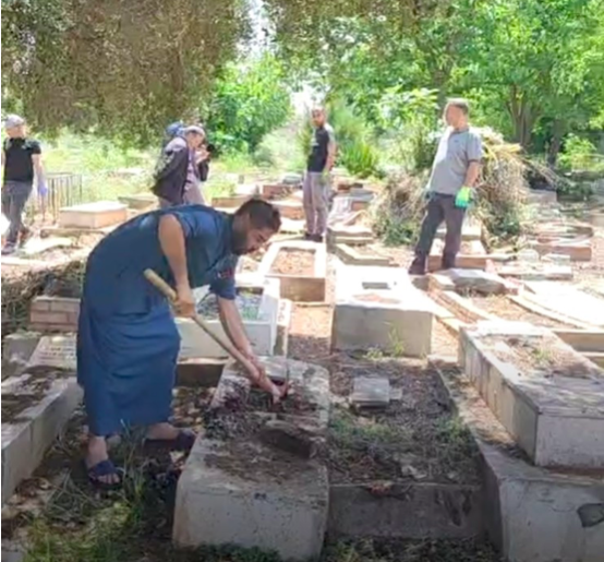 Assainissement du cimetière central de Guelma : Les bénévoles unis pour la préservation des tombes